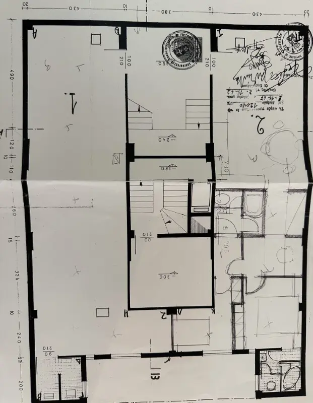 Commercial Property Of 193 M² In Thessaloniki