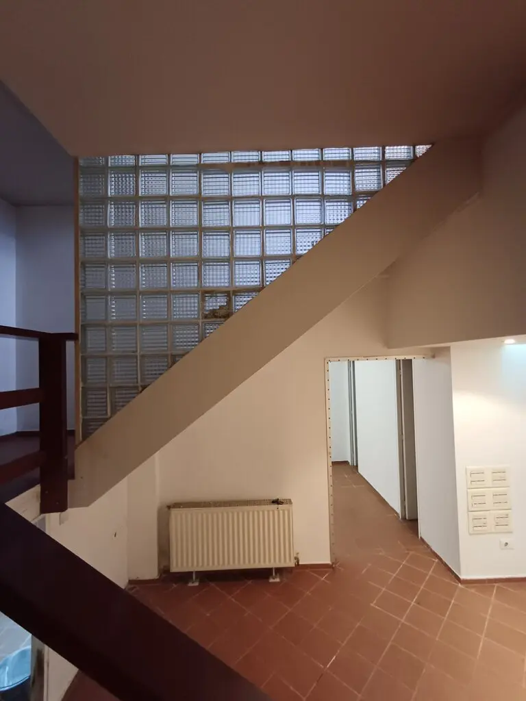 Commercial Property Of 193 M² In Thessaloniki