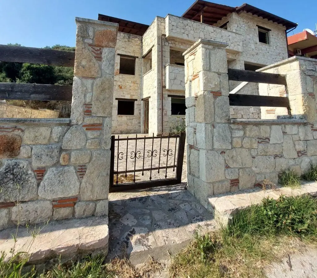 Building Of 380 M² In Sithonia, Chalkidiki