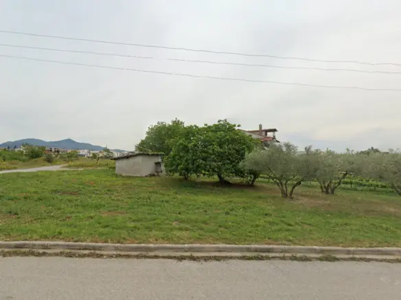 Land Of 2000 M² In The Suburbs Of Thessaloniki