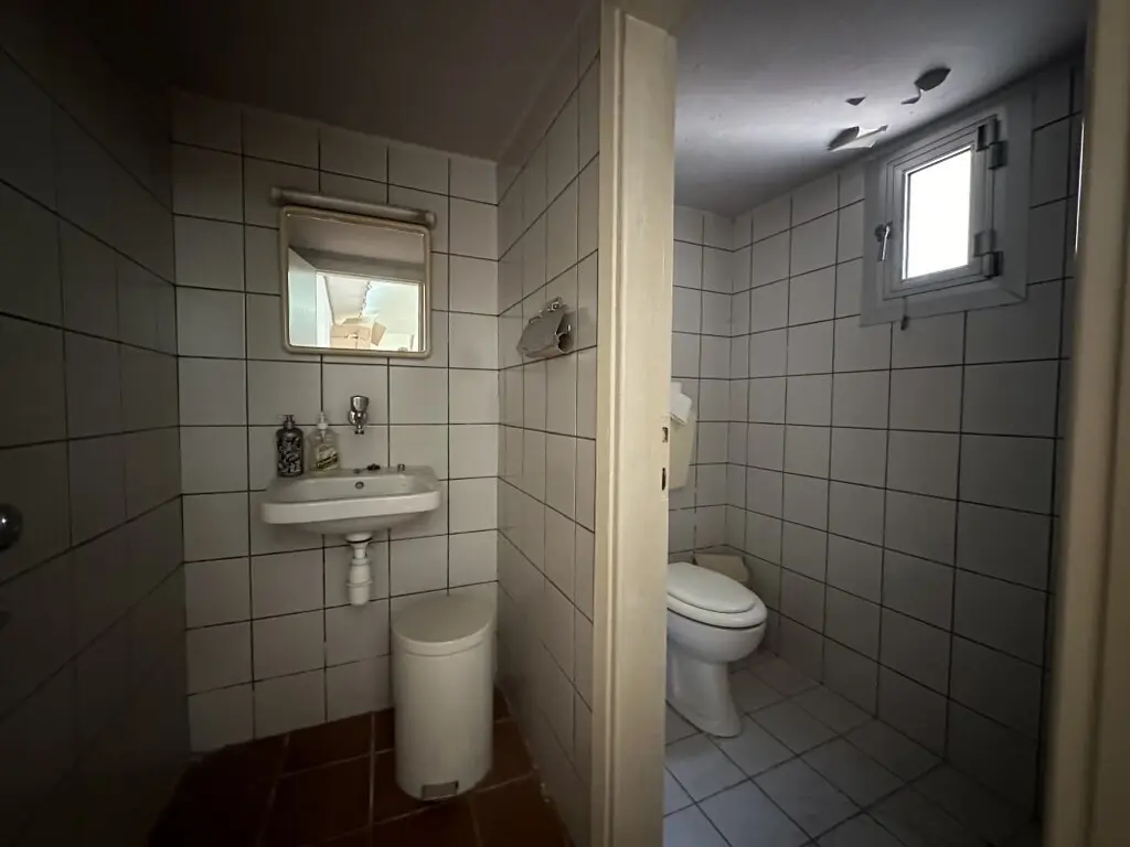 Commercial Property Of 193 M² In Thessaloniki