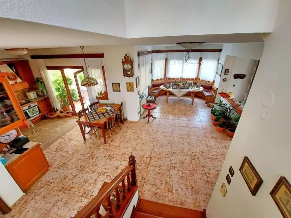 Villa Of 327 M² In Thessaloniki