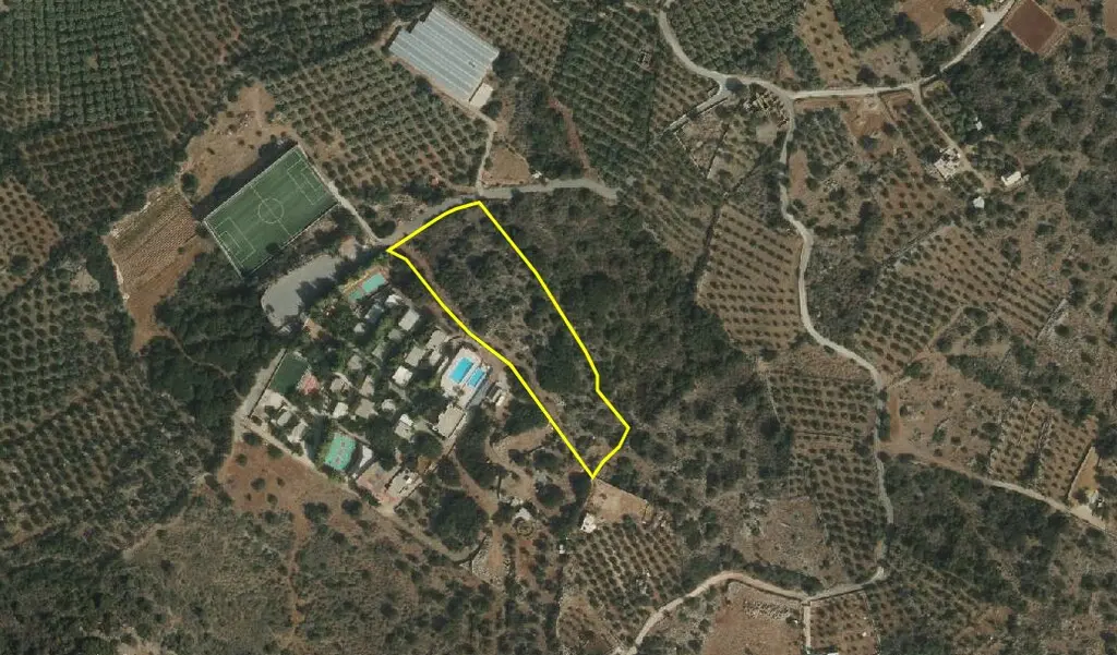 Land Of 9039 M² In Crete