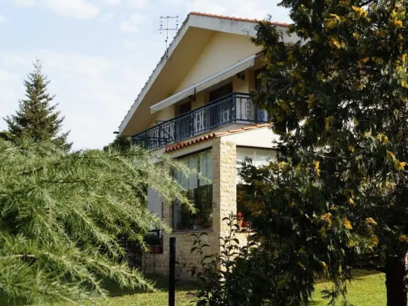Villa Of 327 M² In Thessaloniki