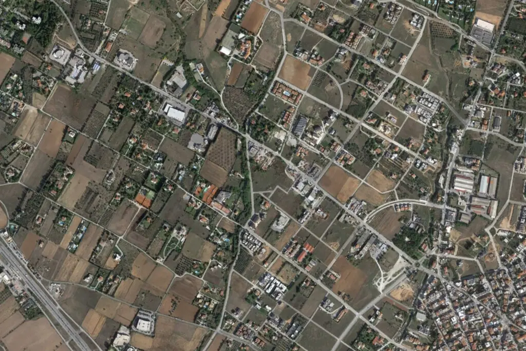 Land Of 2000 M² In The Suburbs Of Thessaloniki