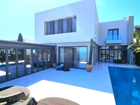 Villa Of 650 M² In Crete