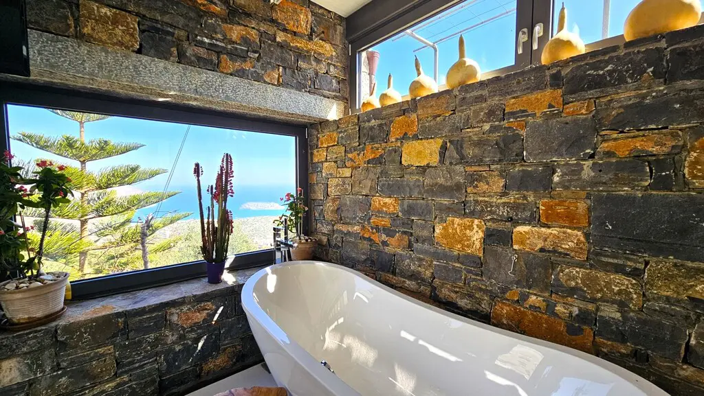 Villa Of 650 M² In Crete
