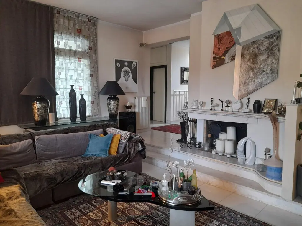 Maisonette Of 250 M² In Thessaloniki