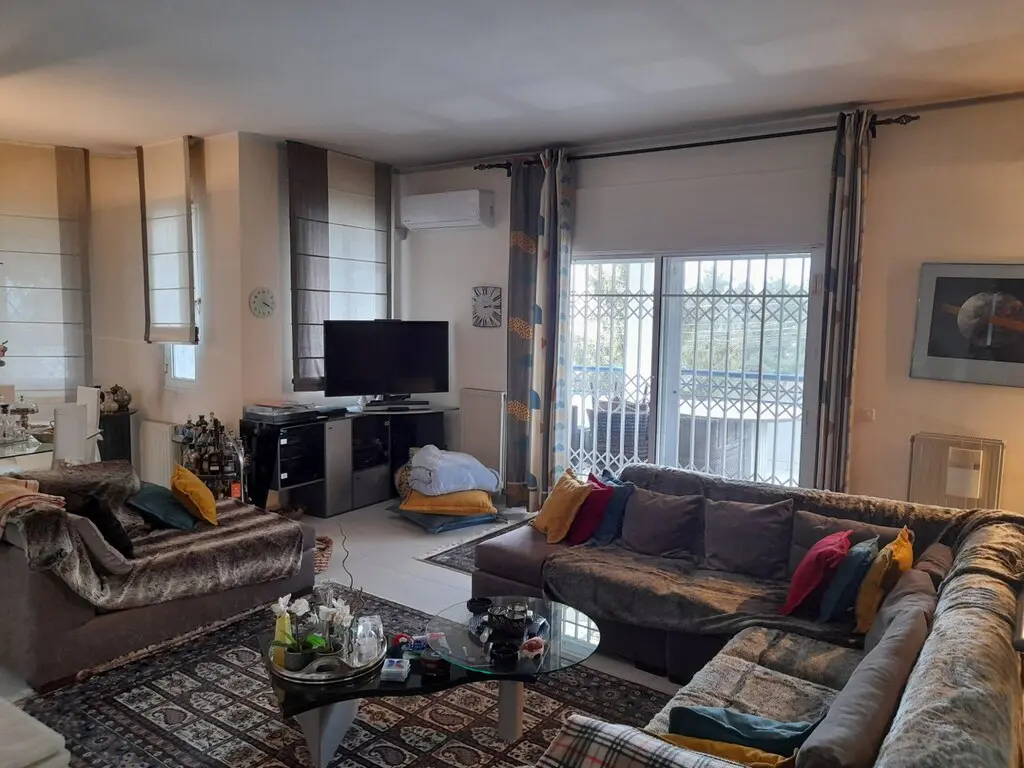 Maisonette Of 250 M² In Thessaloniki