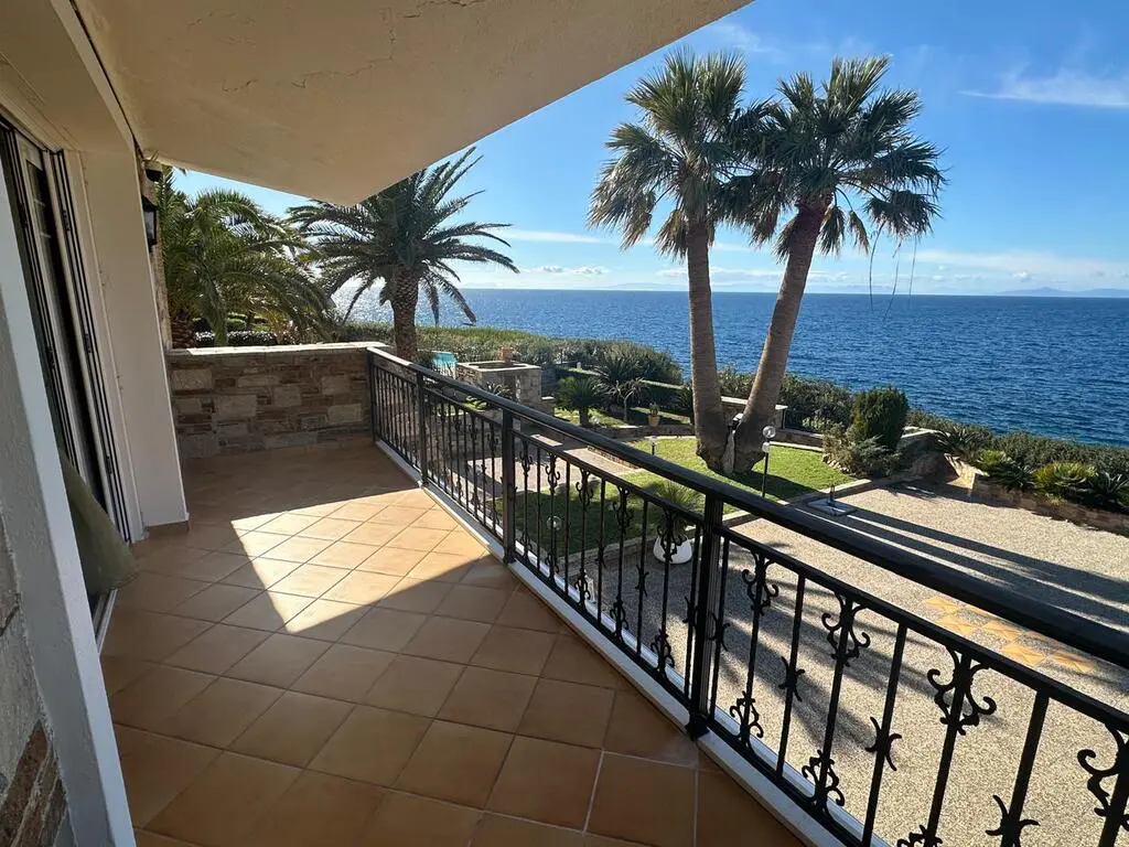 Villa Of 165 M² In Attica
