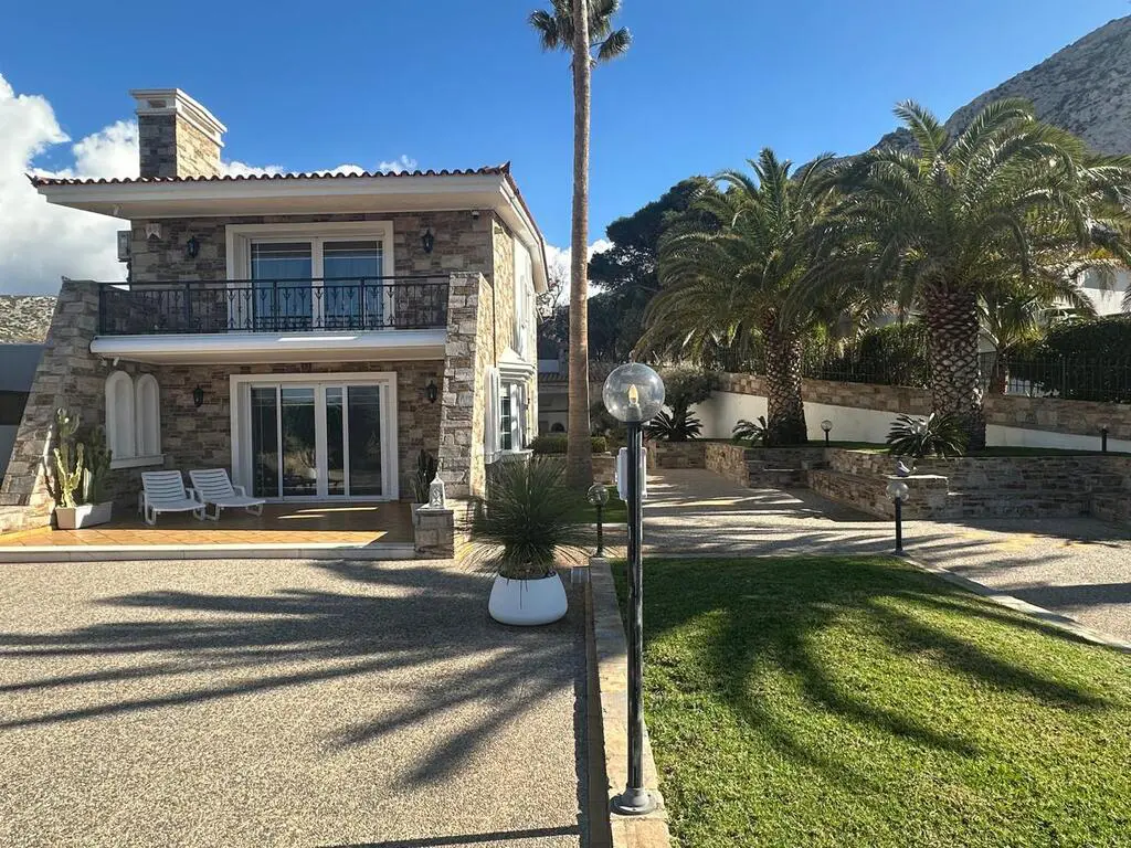 Villa Of 165 M² In Attica