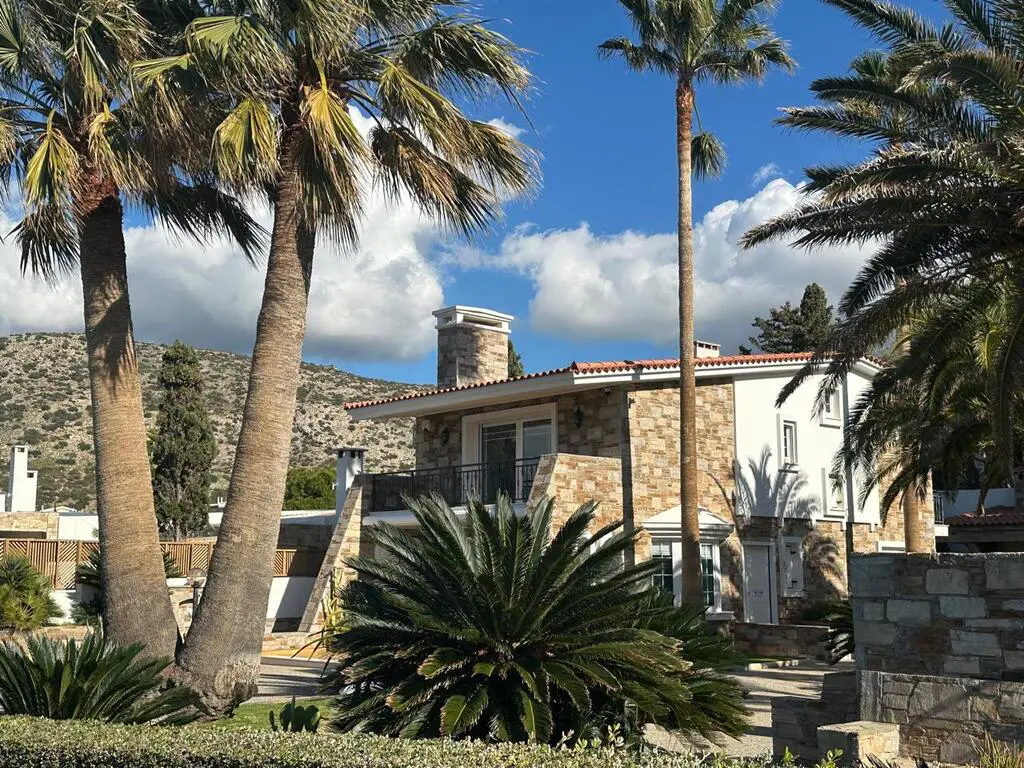 Villa Of 165 M² In Attica