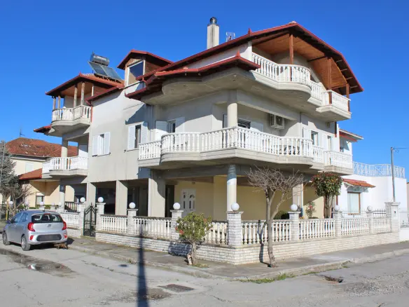 Detached House Of 300 M² In Olympic Coast