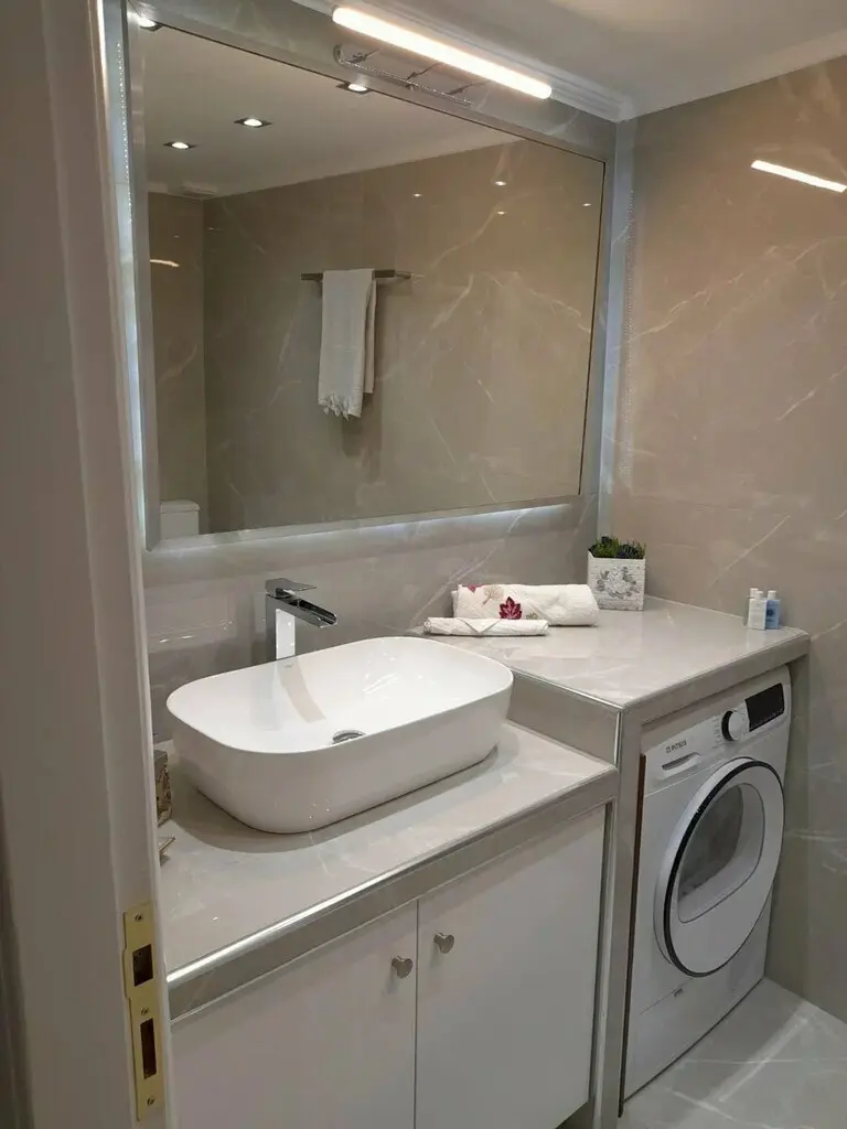 Flat Of 98 M² In Athens