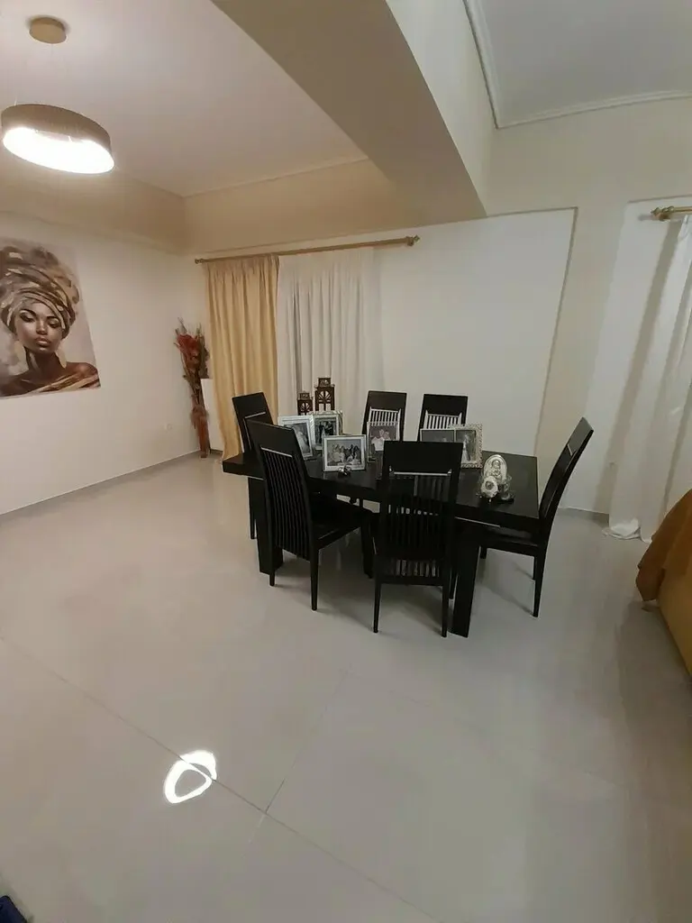Flat Of 98 M² In Athens