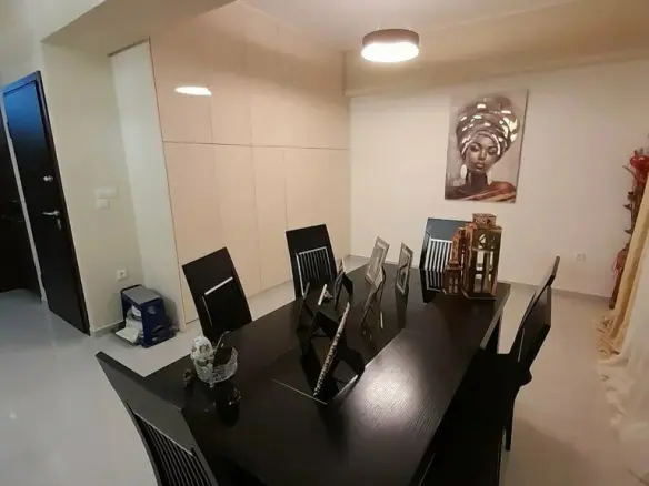 Flat Of 98 M² In Athens