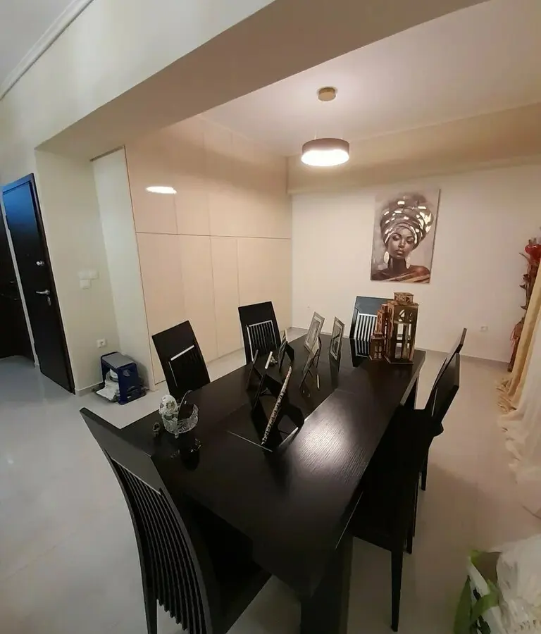 Flat Of 98 M² In Athens
