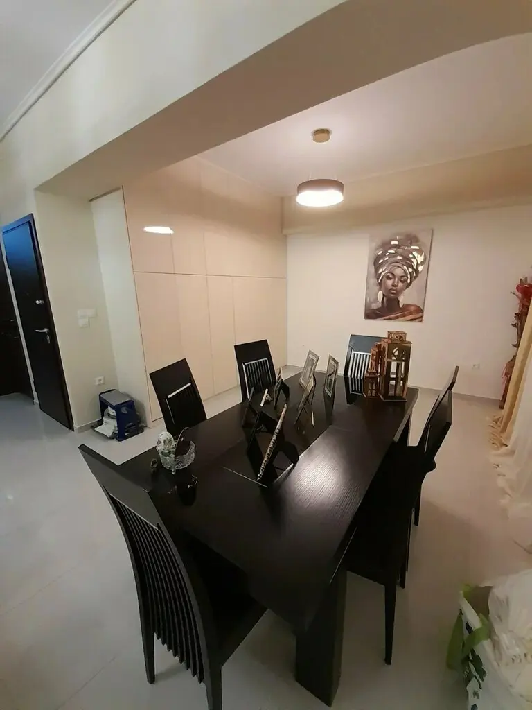 Flat Of 98 M² In Athens