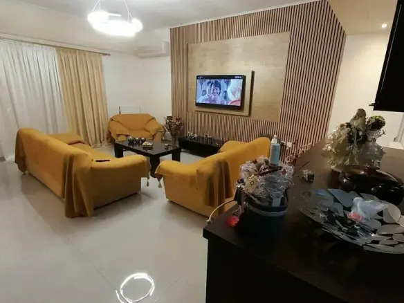 Flat Of 98 M² In Athens