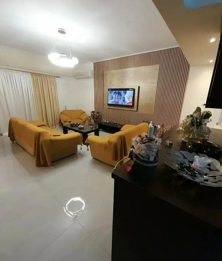 Flat Of 98 M² In Athens