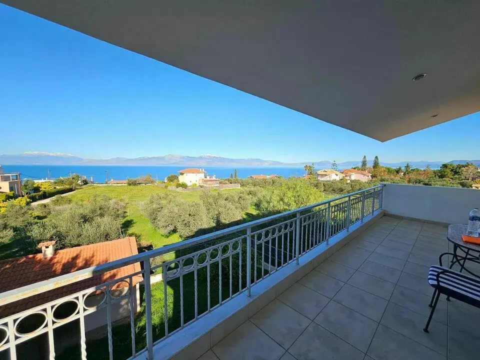 Maisonette Of 198 M² In Peloponnese