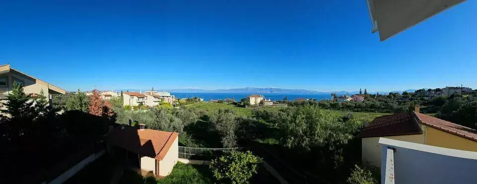 Maisonette Of 198 M² In Peloponnese