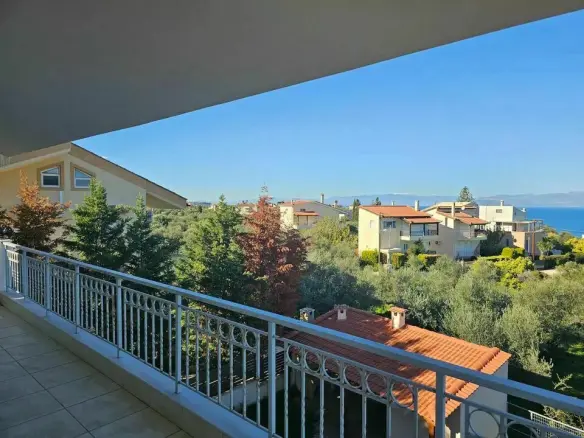 Maisonette Of 198 M² In Peloponnese