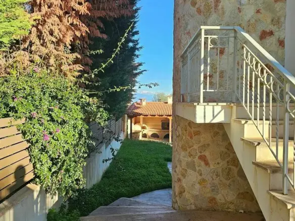 Maisonette Of 198 M² In Peloponnese