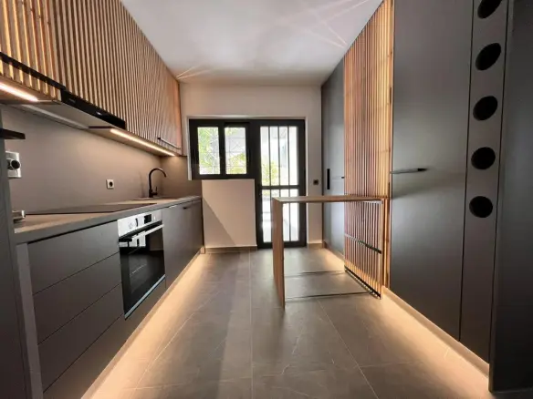 Maisonette Of 145 M² In Athens