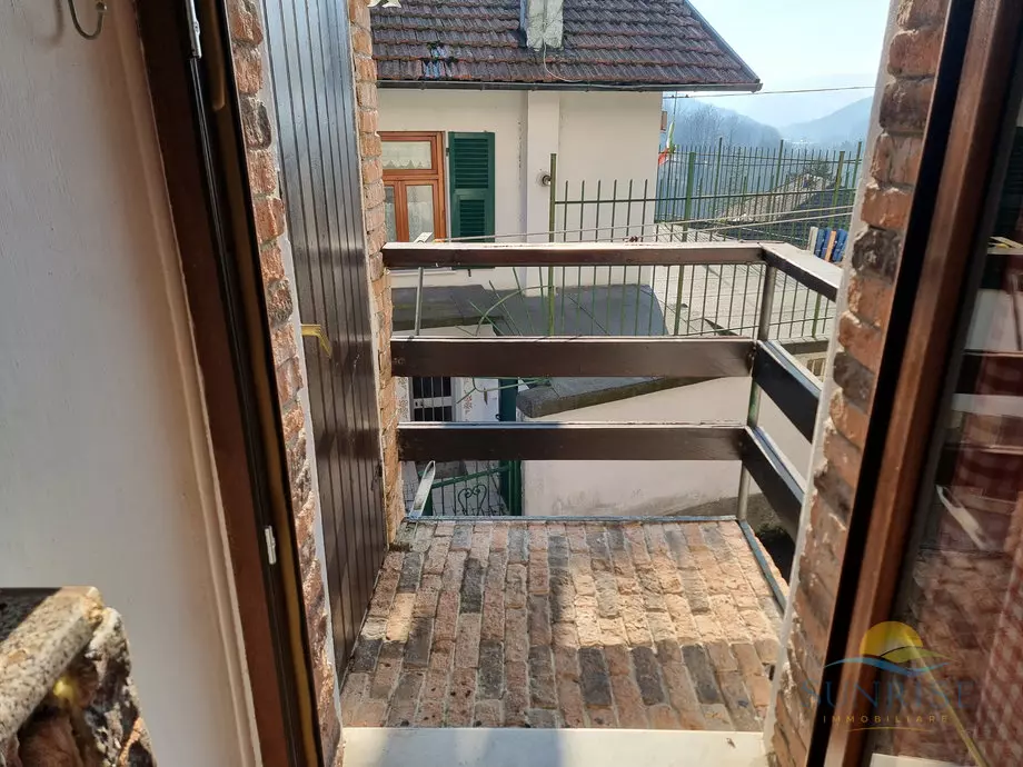 Semidetached House Of 120 M² With Ready To Live In Features In Camarza