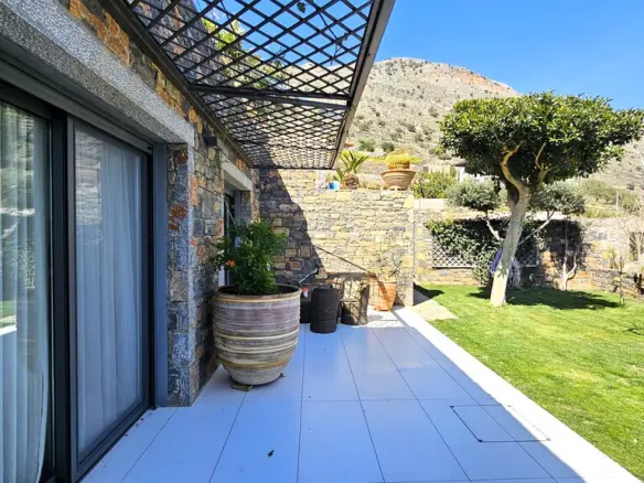 Villa Of 650 M² In Crete