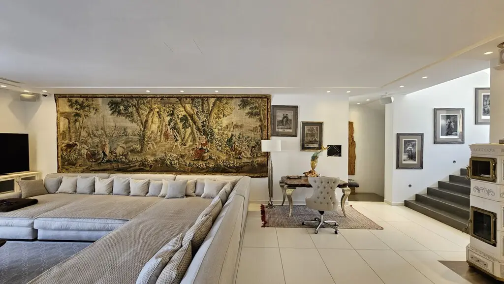 Villa Of 650 M² In Crete
