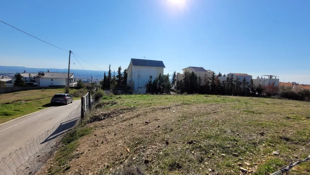 Land Of 3000 M² In The Suburbs Of Thessaloniki