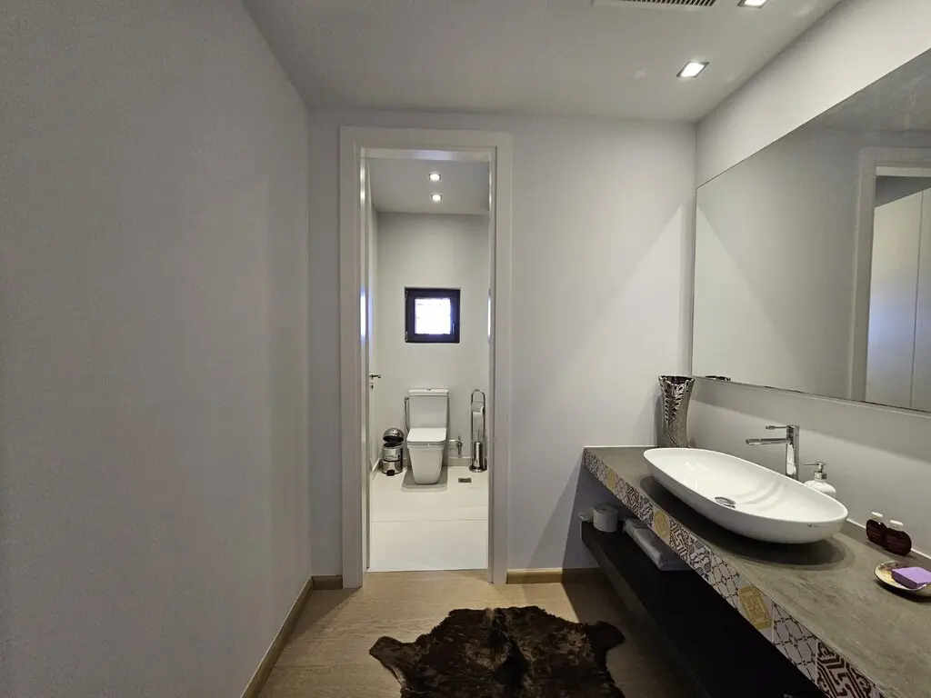 Villa Of 650 M² In Crete