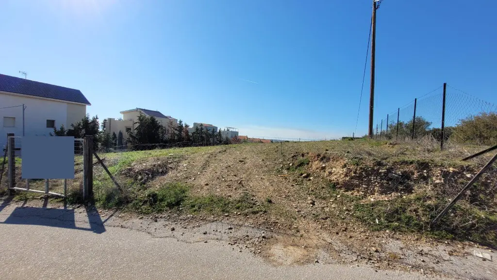 Land Of 3000 M² In The Suburbs Of Thessaloniki