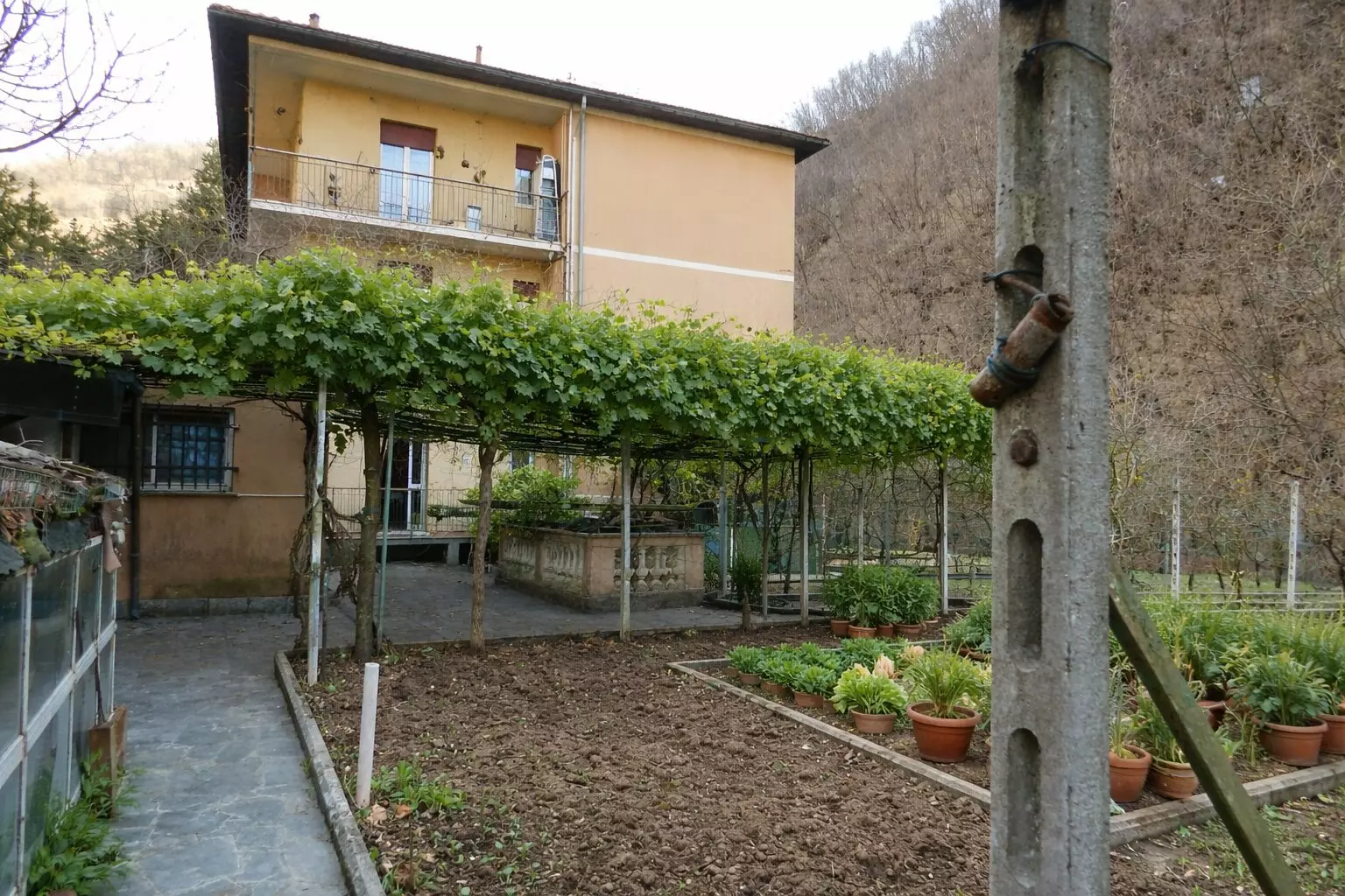 sr108esternoai Apartment Of 0 M² With Private Garden In Valbrevenna