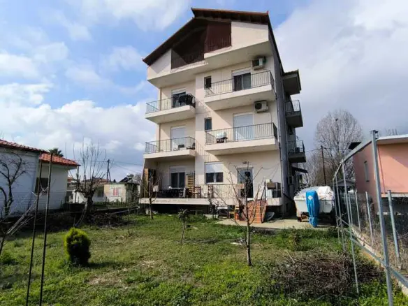 Detached House Of 600 M² On The Olympic Coast