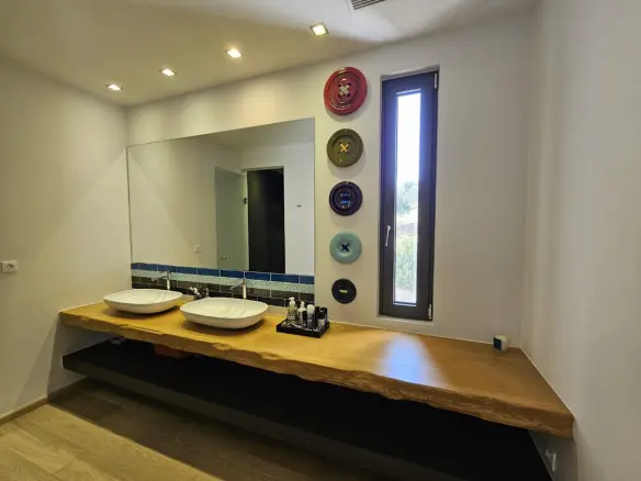 Villa Of 650 M² In Crete
