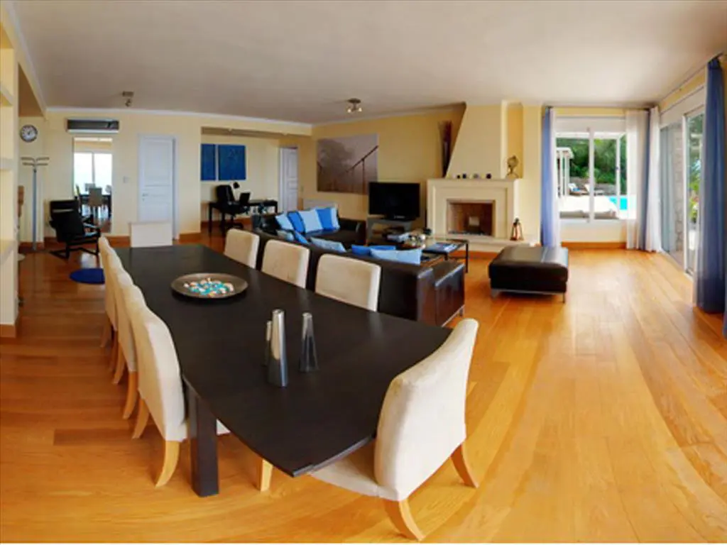 Villa Of 250 M² In Corfu