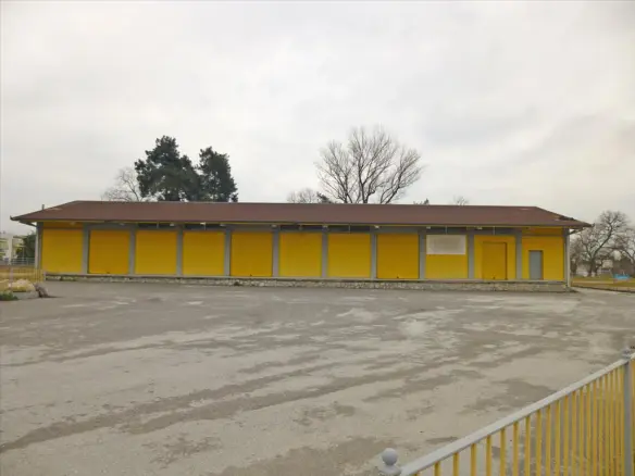 Business Of 600 M² On The Olympic Coast