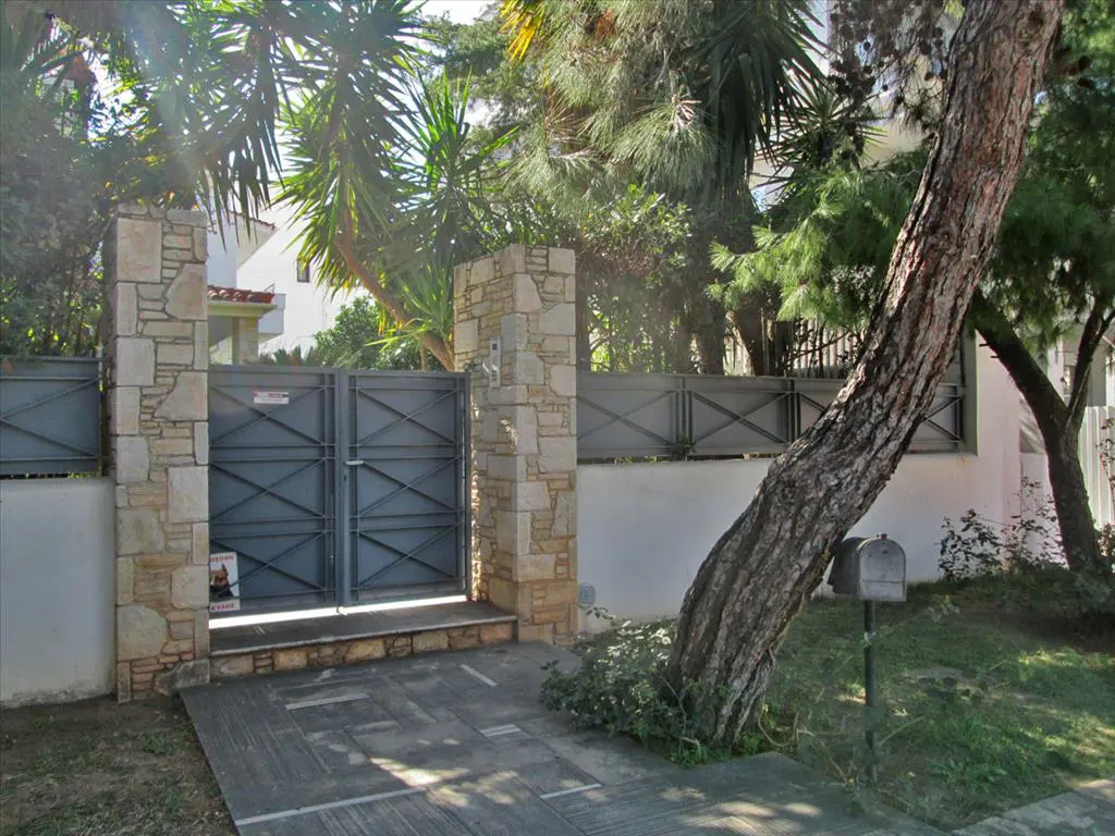 Detached House Of 480 M² In Athens