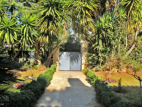 Detached House Of 480 M² In Athens