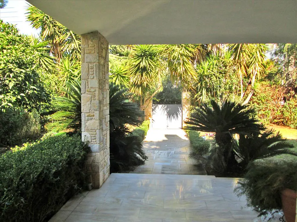 Detached House Of 480 M² In Athens