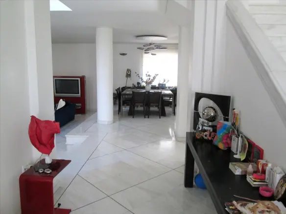 Detached House Of 480 M² In Athens