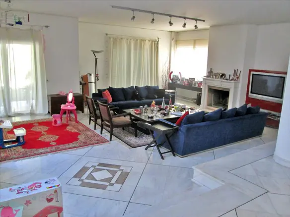 Detached House Of 480 M² In Athens