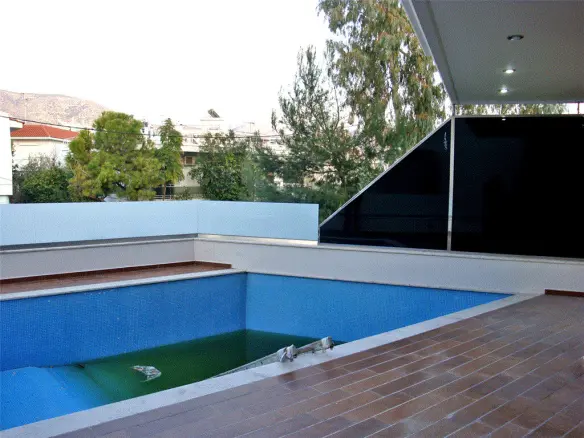 Maisonette Of 320 M² In Athens