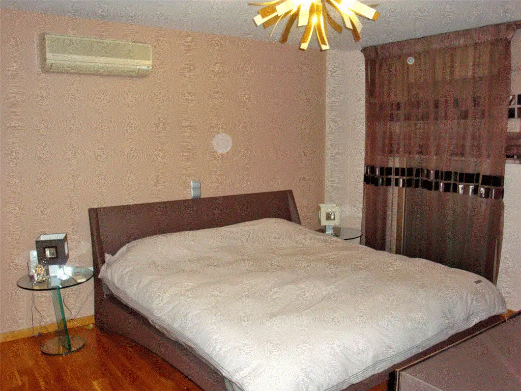 Maisonette Of 320 M² In Athens