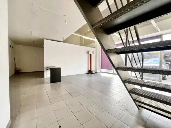 Commercial Property Of 160 M² In Attica