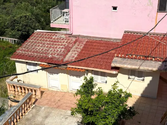 Complex Of 235 M² In Corfu
