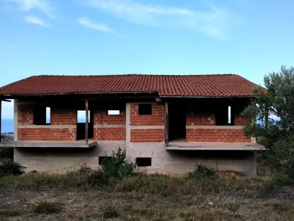 Maisonette Of 600 M² On The Olympic Coast